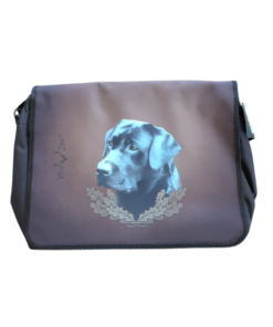 Dummy of laptoptas van wildzone met zwarte labrador erop