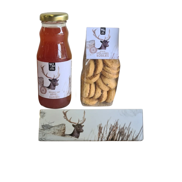 • Het complete **cadeaupakket damhert sap** met chocolade en koekjes ingepakt als cadeau bij Veertjeskadoshop